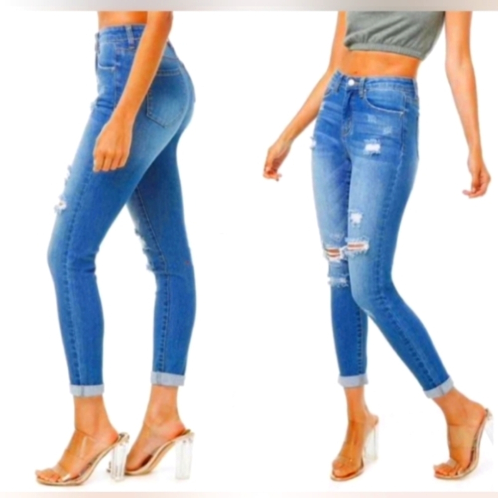 NWOT Garage Distressed Skinny Jeans